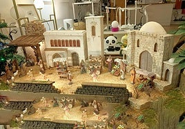 Nacimiento instalado en Ander Iluminación, en José María Salaberria.