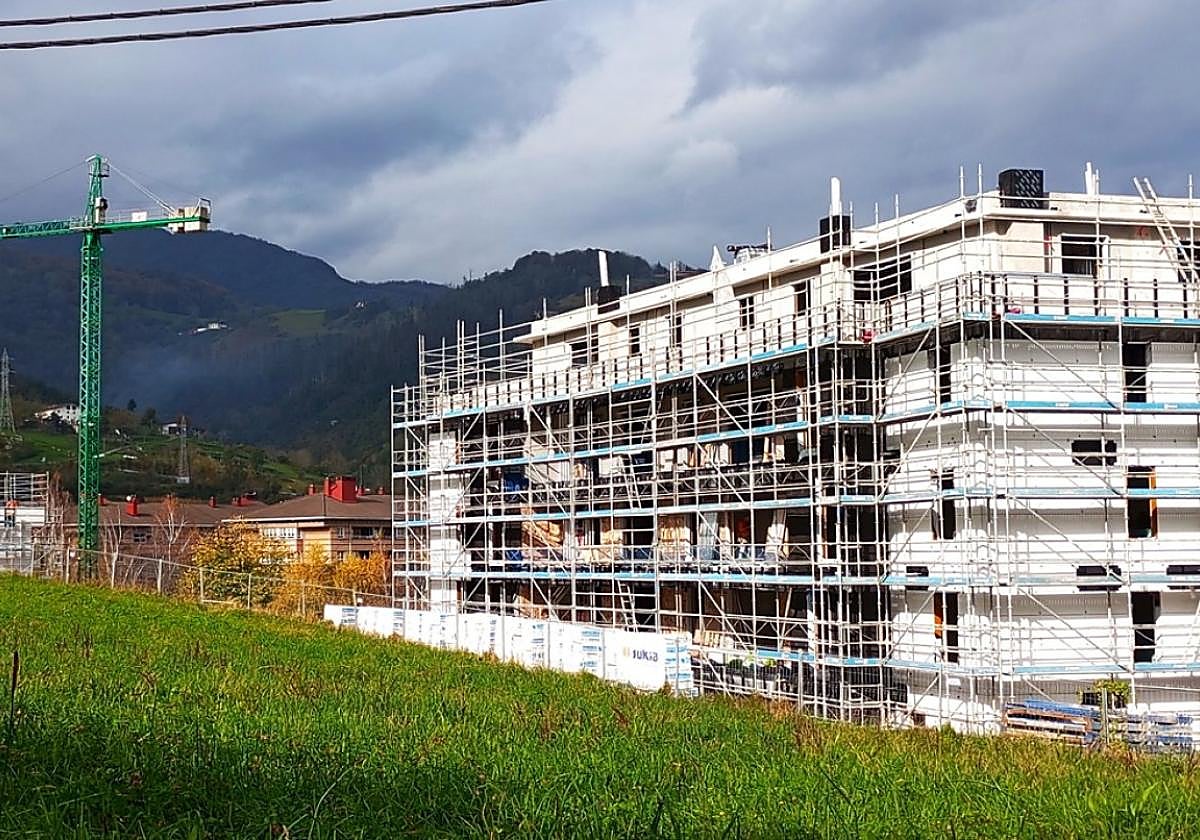 En la zona de Iurramendi se están construyendo 140 viviendas, la mayoría de iniciativa privada.