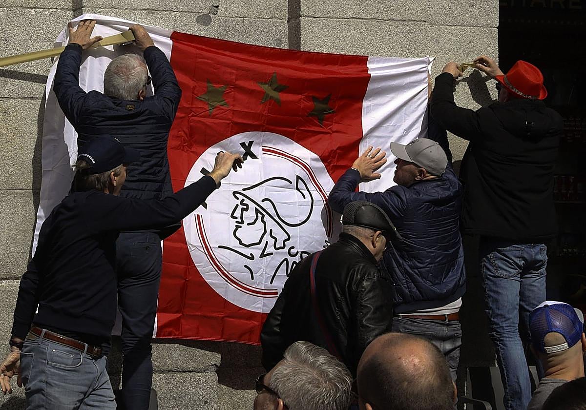 Aficionados radicales del Ajax en una anterior visita a España.