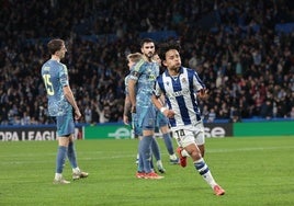 Kubo celebra el segundo gol de la Real.