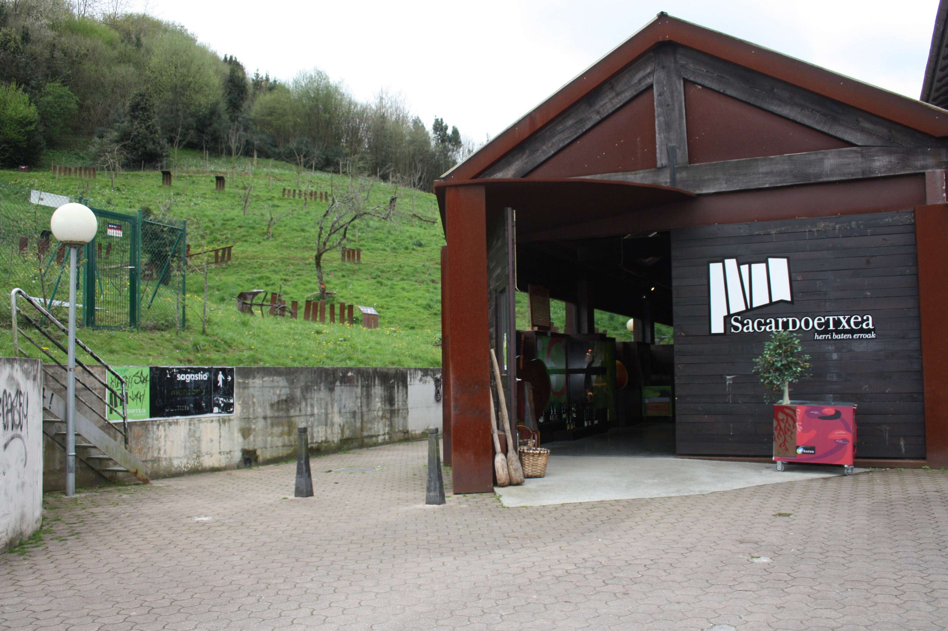 Entrada principal de Sagardotxea.