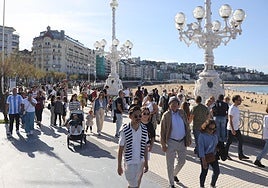 Aumenta el porcentaje de jóvenes que cree que hay «demasiados» extrajeros en Euskadi.