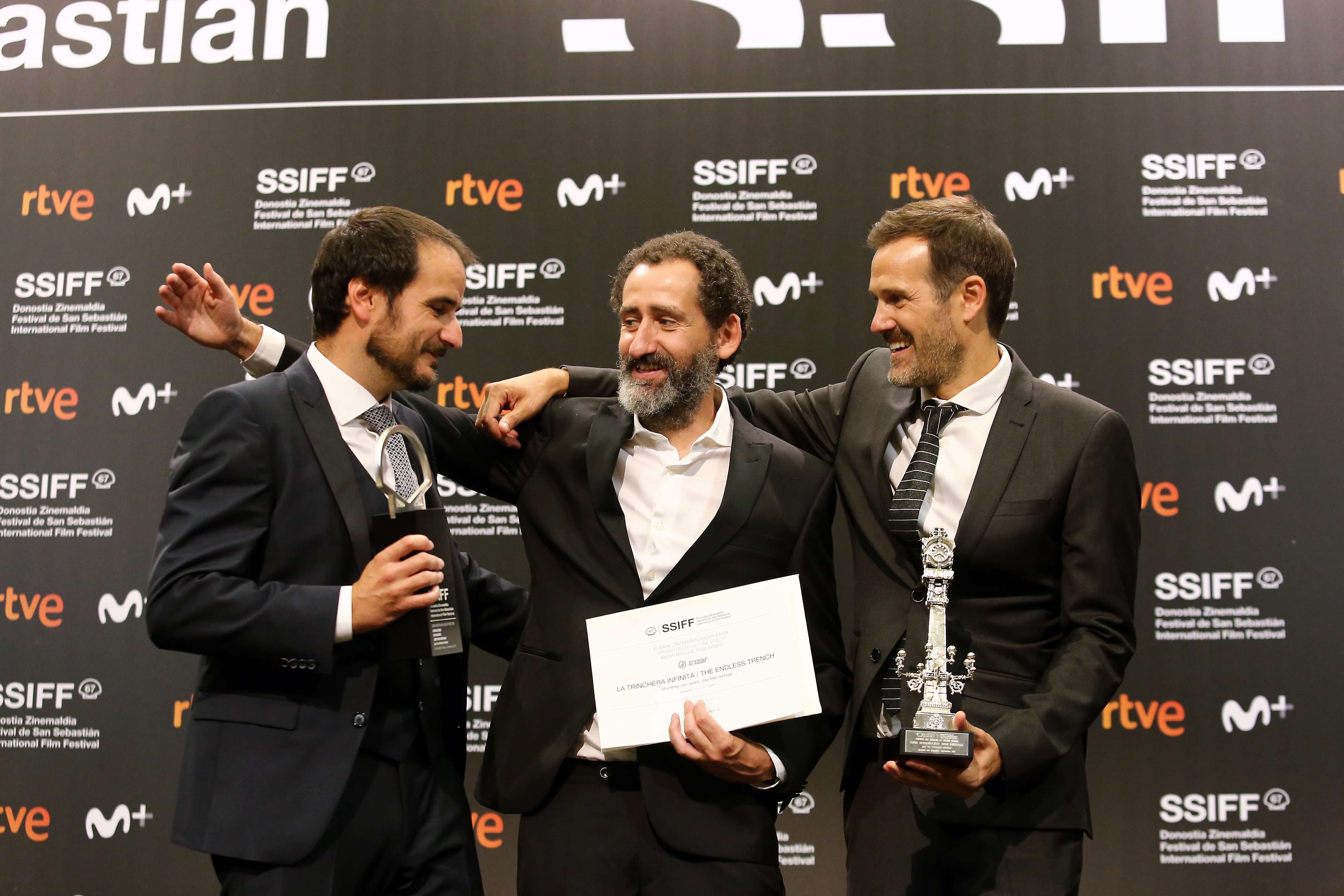 Aitor Arregi, Jon Garaño y Jose Mari Goenaga en el Festival de Cine de San Sebastián.