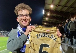 El aficionado presente en el Conquense - Real Sociedad que se llevó la camiseta de Igor Zubeldia.