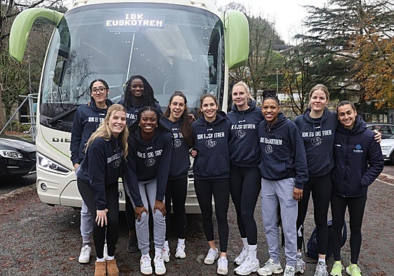 La plantilla del IDK Euskotren, antes de viajar a Charnay-les-Macon.