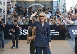 La actriz Cate Blanchett, que recibió uno de los Premios Donostia de la 72 edición del Zinemaldia, a su llegada a Donostia.