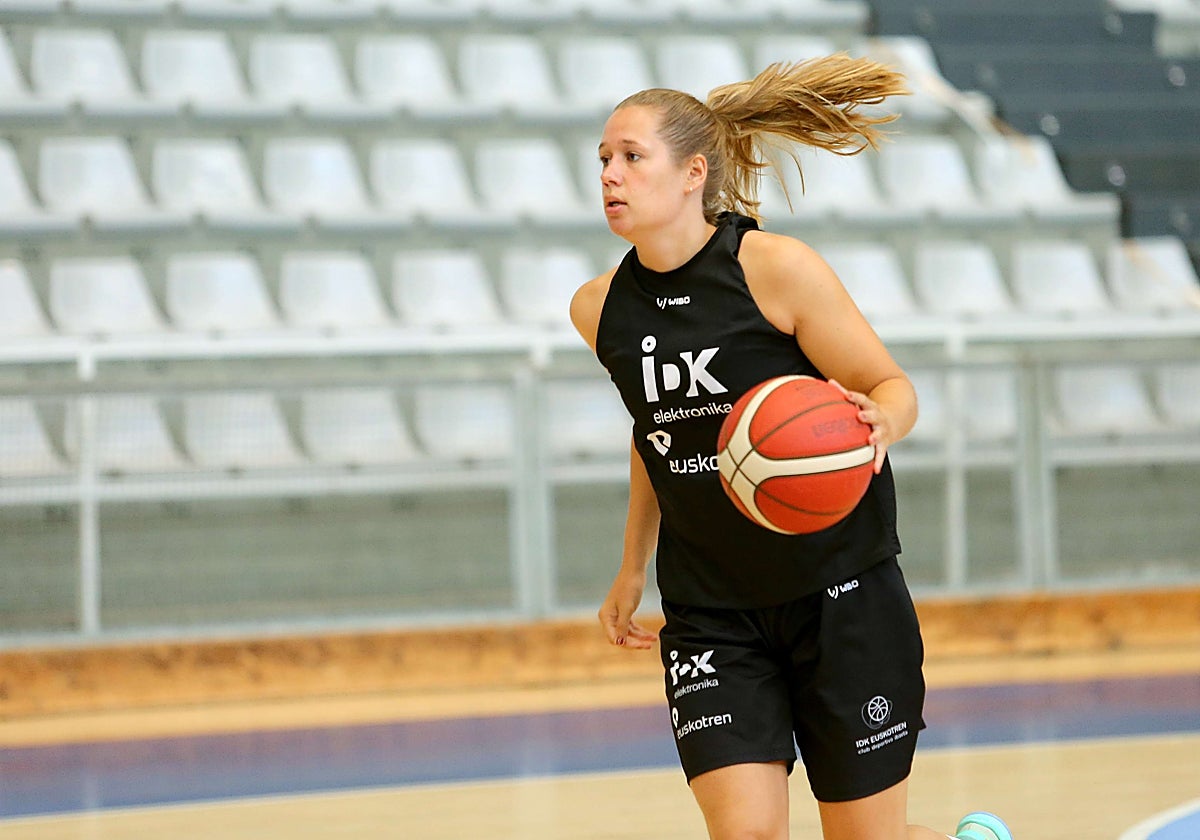 Laura Cornelius en su anterior etapa con el IDK Euskotren en al 2021/22.