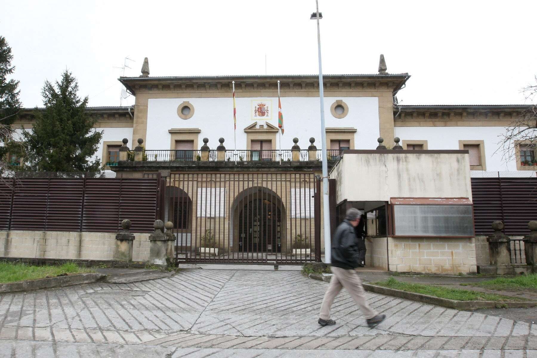 Las prisiones vascas han recibido 299 presos de otros territorios: 105 por terrorismo y 194 por otros delitos