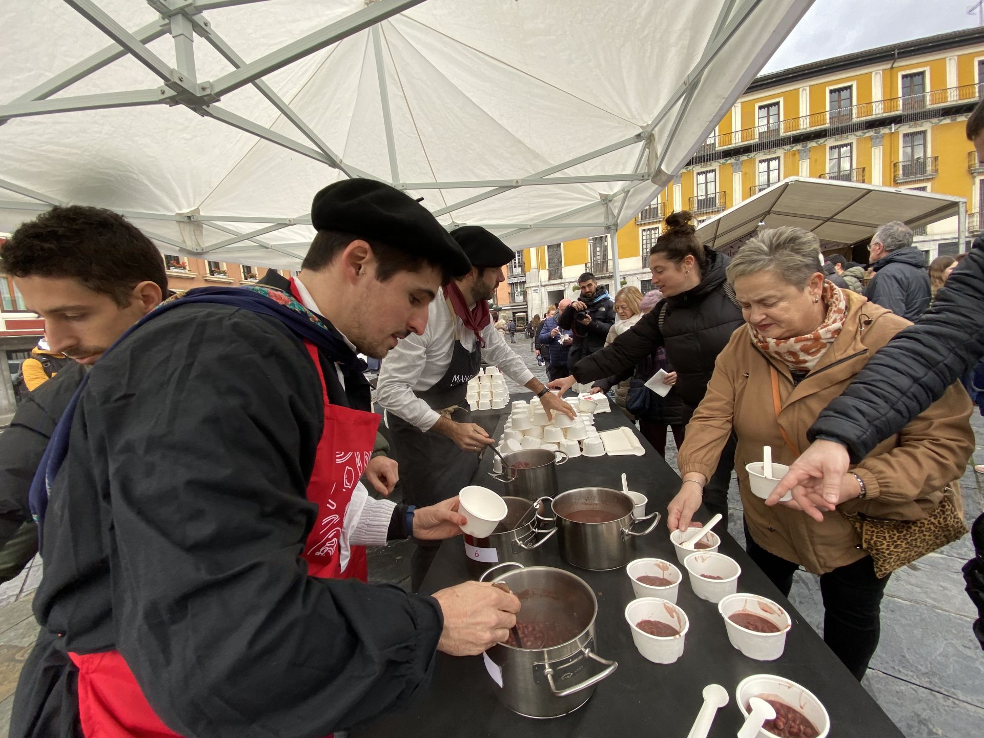 Tolosa saborea su Fiesta de la Alubia