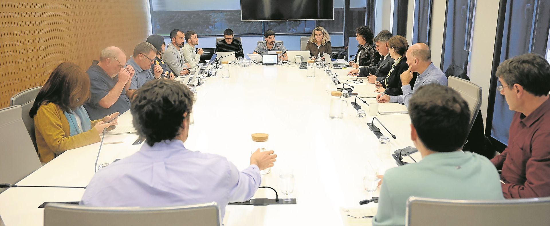 Una reforma fiscal más centrada en las clases medias que en las empresas, y con «lagunas»