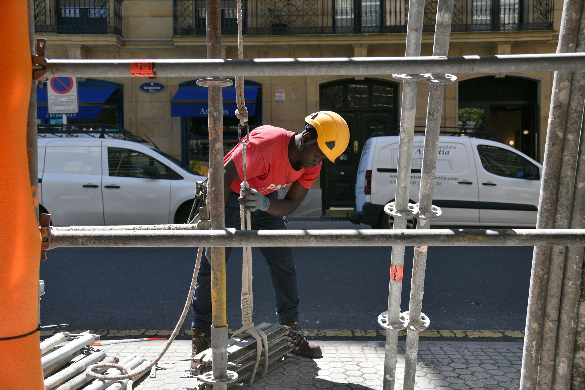 La afiliación de extranjeros encadena dos meses de caídas en Gipuzkoa