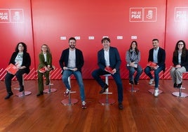 Pau Blasi y Eneko Andueza, en Bilbao, en la presentación de la ponencia política que se debatirá en el 10º Congreso del PSE.