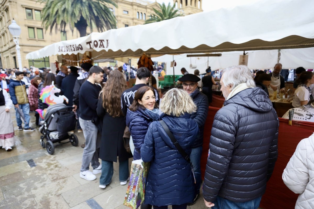 Donostia disfruta de su feria de Santo Tomás
