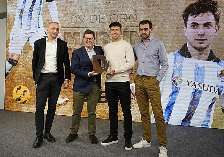 Juanma Velasco, subdirector de El Diario Vasco, Miguel Ángel Zamorano (grupo Uvesco), Zubimendi y Miguel González