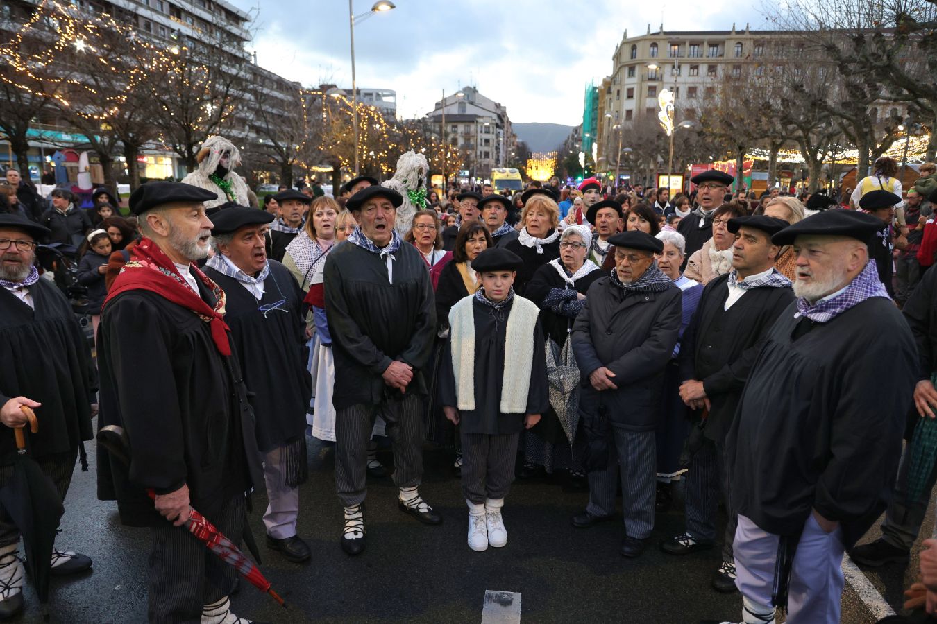 Olentzero visita a los niños de Irun
