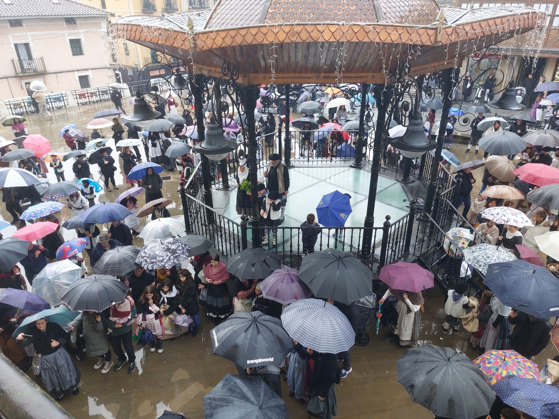 Olentzero no falla a su cita en Beasain