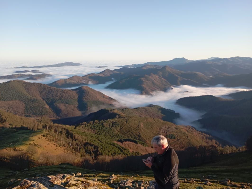 La niebla que tiñe Adarra