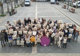 Los premiados del concurso de Booktrailer en la plaza.