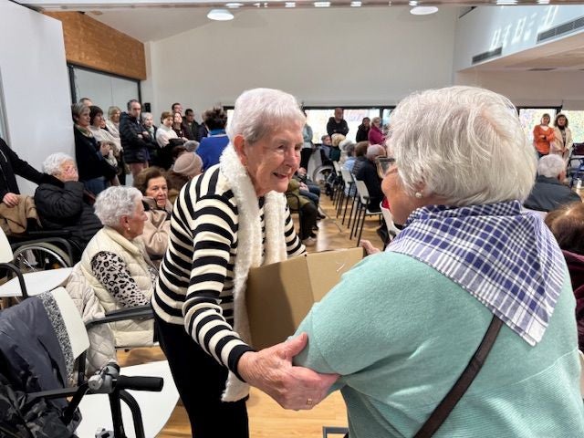 Abaroa homenajea a su mayores