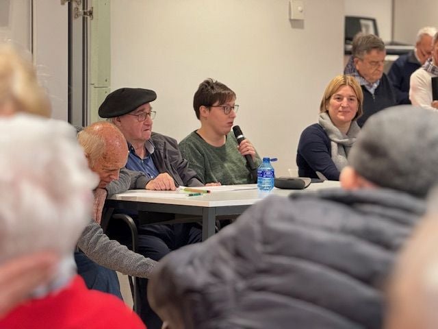 Abaroa homenajea a su mayores