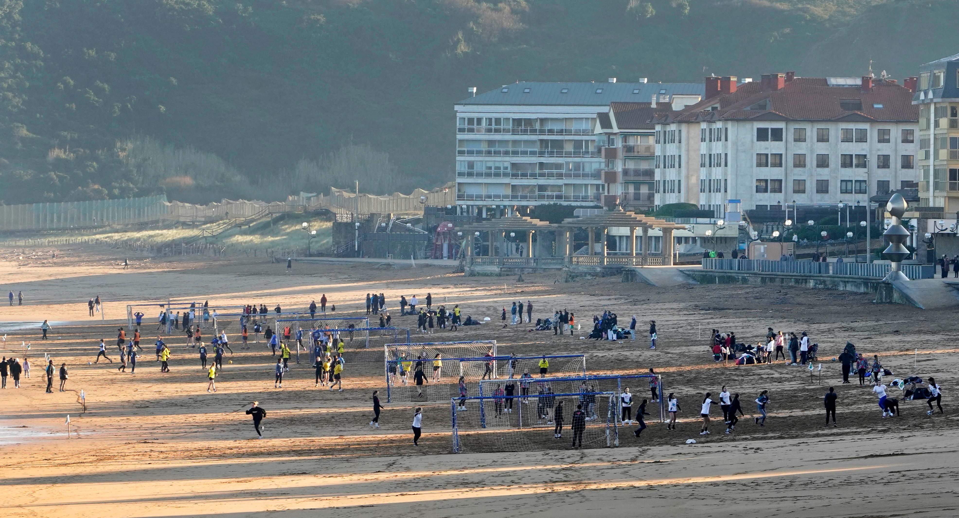 Así se ha vivido el Torneo de Fútbol Playa Femenino de Zarautz