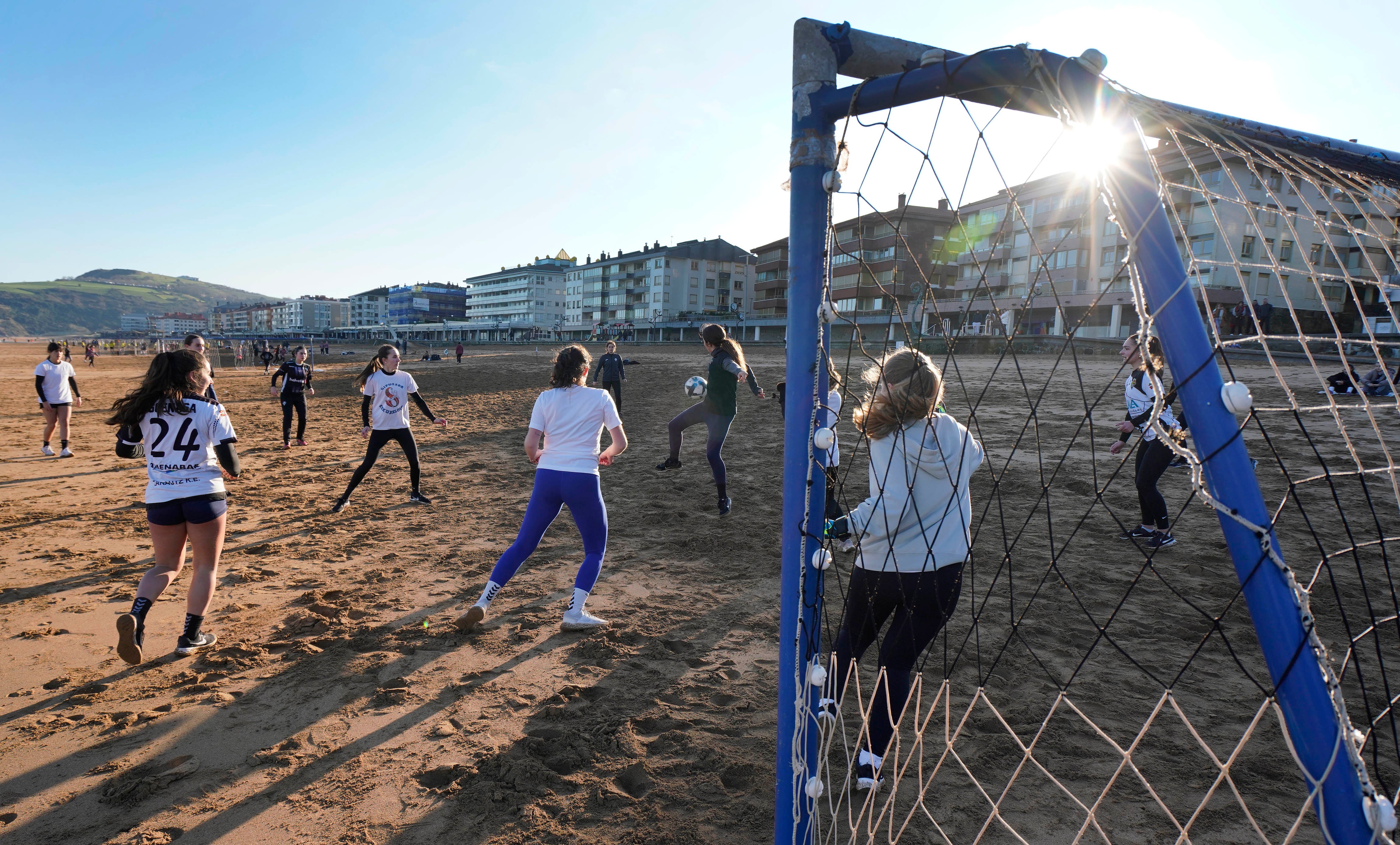 Así se ha vivido el Torneo de Fútbol Playa Femenino de Zarautz