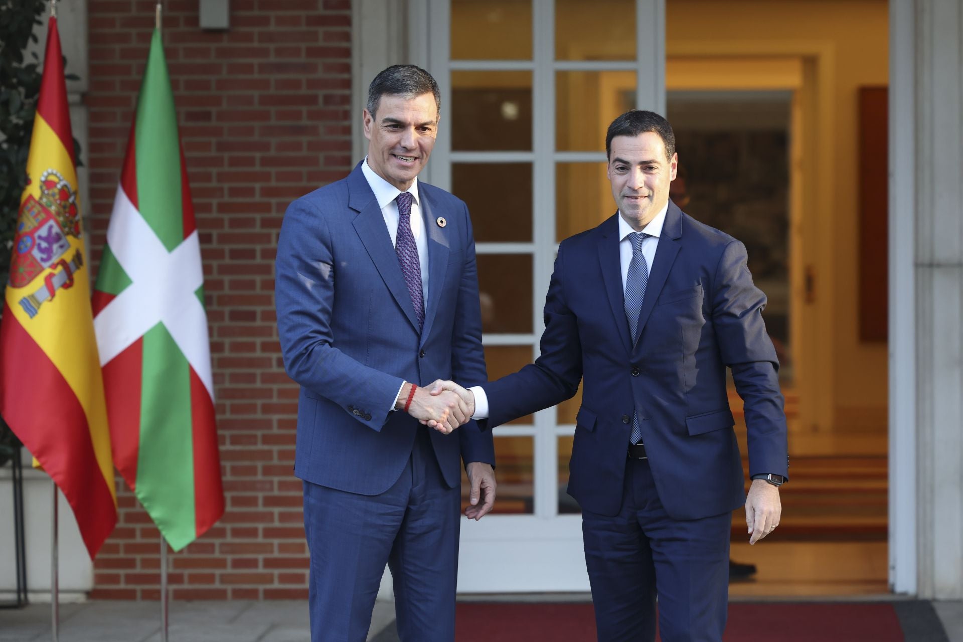 Pedro Sánchez e Imanol Pradales, en la Moncloa el pasado 27 de noviembre antes del encuentro de la Comisión Bilateral de Cooperación Permanente.