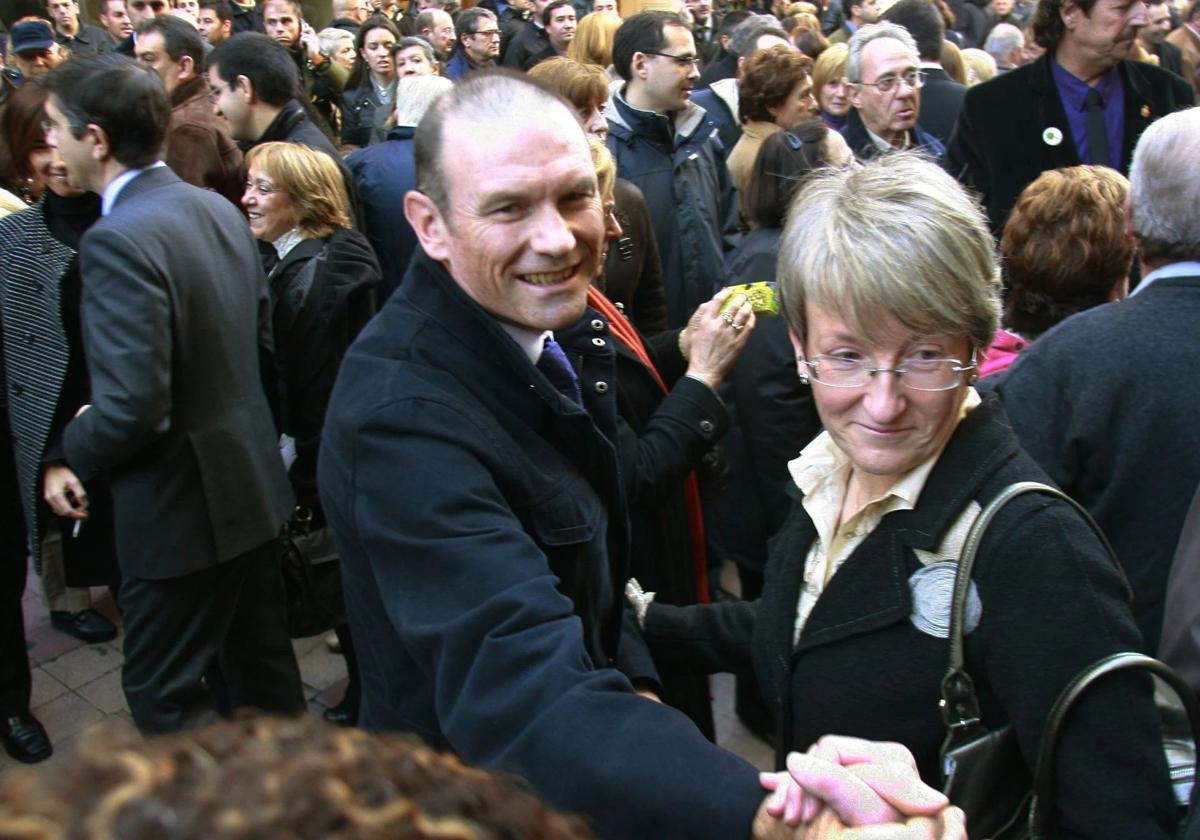 Juan José Ibarretxe y su esposa Begoña en una imagen de 2009.