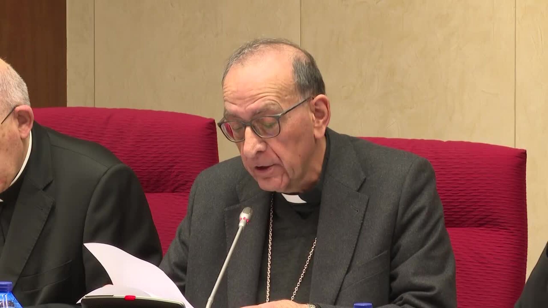 Omella se despide como presidente de la CEE llamando a la comunión de obispos