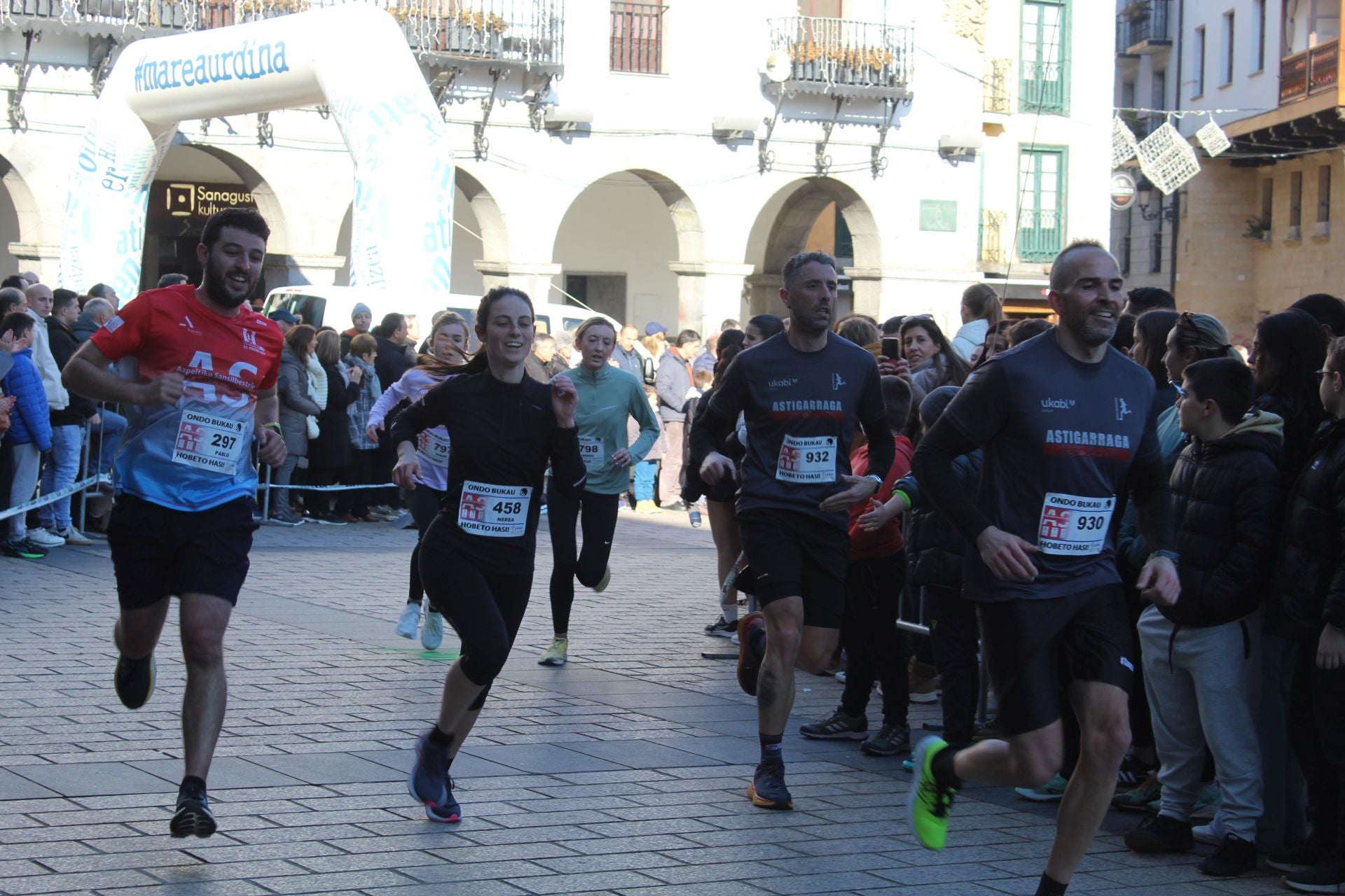 Más de 1.000 atletas y victoria de Aranbarri y Zabaleta en Azpeitia