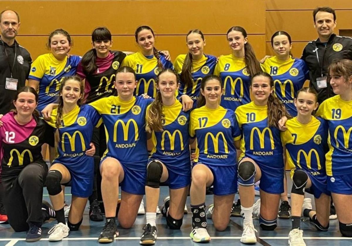 El conjunto infantil femenino Leizaran MacDonalds fue el ganador de este año del Andoain Cup celebrado en Andoain.