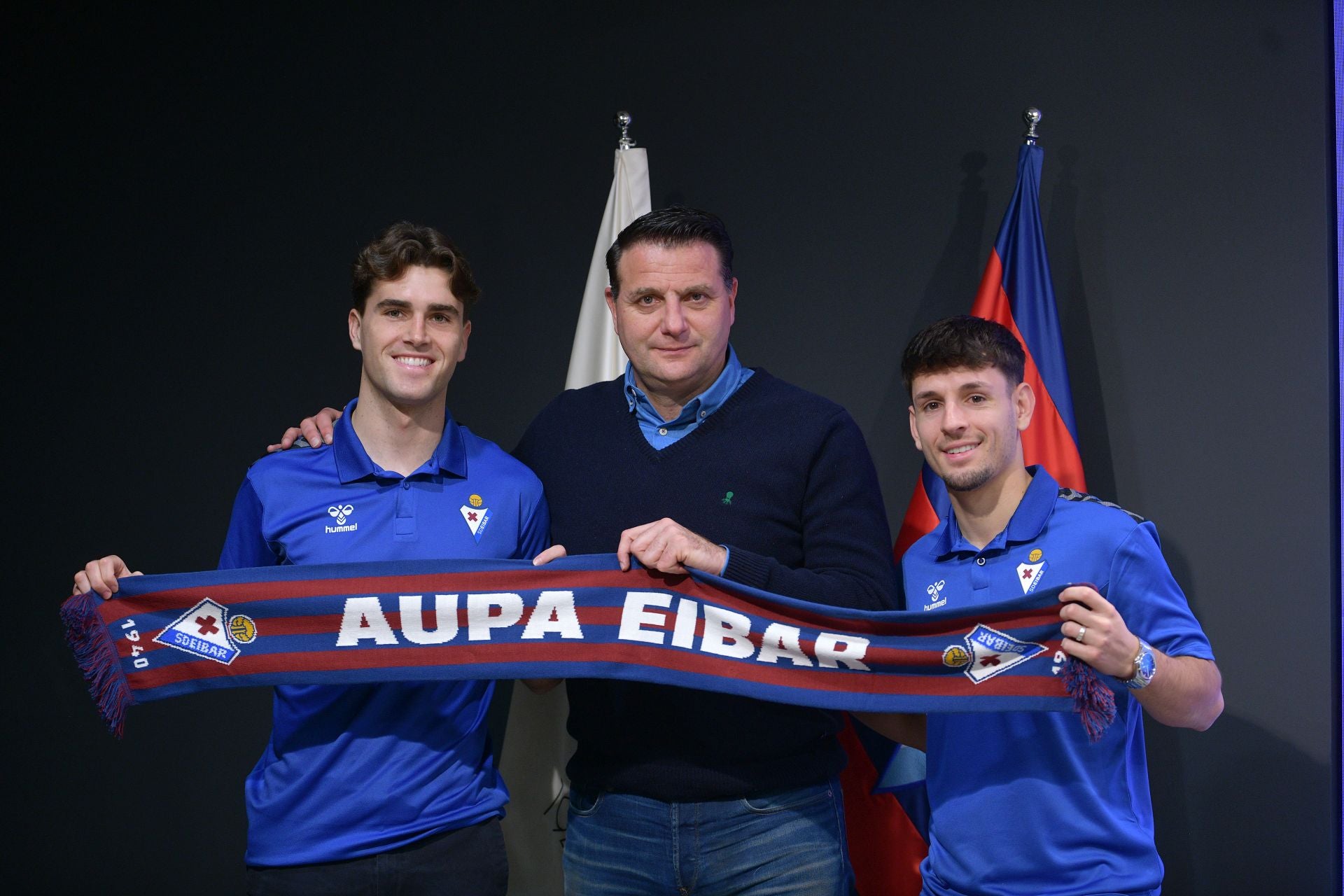 El Eibar presenta a Javi Martínez e Iván Gil