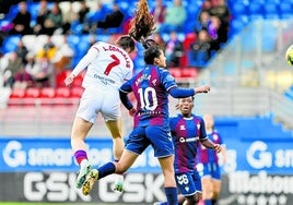 Andrea Álvarez falló un penalti que habría permitido al Eibar neutralizar el primer gol del Sevilla.