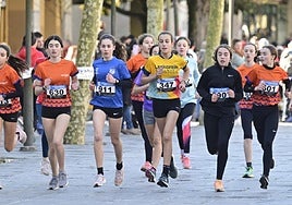 La foto corresponde a un momento de una de las carreras de la última edición del popular cross infantil.