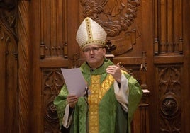 El obispo José Ignacio Munilla durante su última misa en San Sebastián en febrero de 2022.