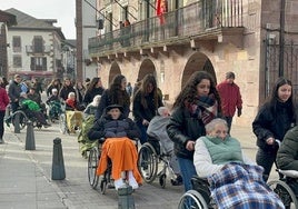 Los ancianos pudieron disfrutar del ambiente de la Plaza.