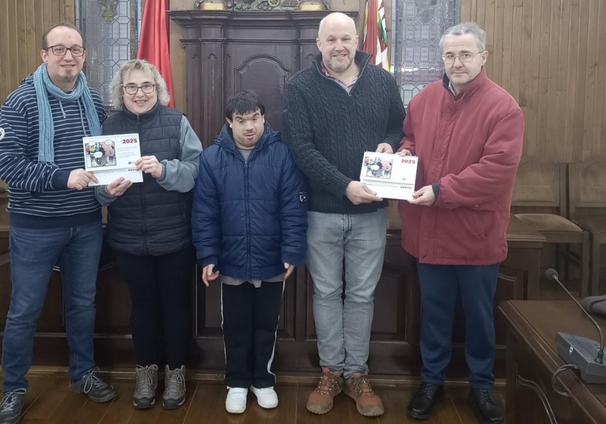 Tasubinsa edita un calendario y un póster