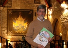 MIkel Jauregi presentó en el Parador el libro sobre Santa María Magdalena.