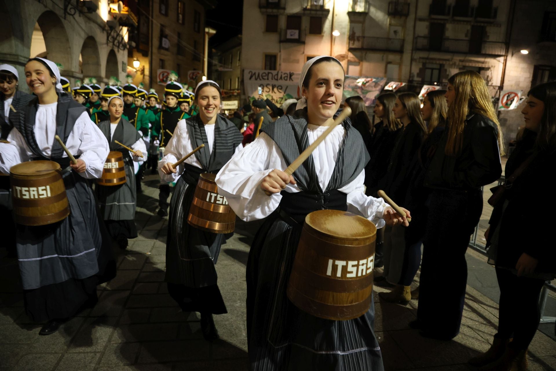 Los tambores y barriles ya se escuchan en Azpeitia