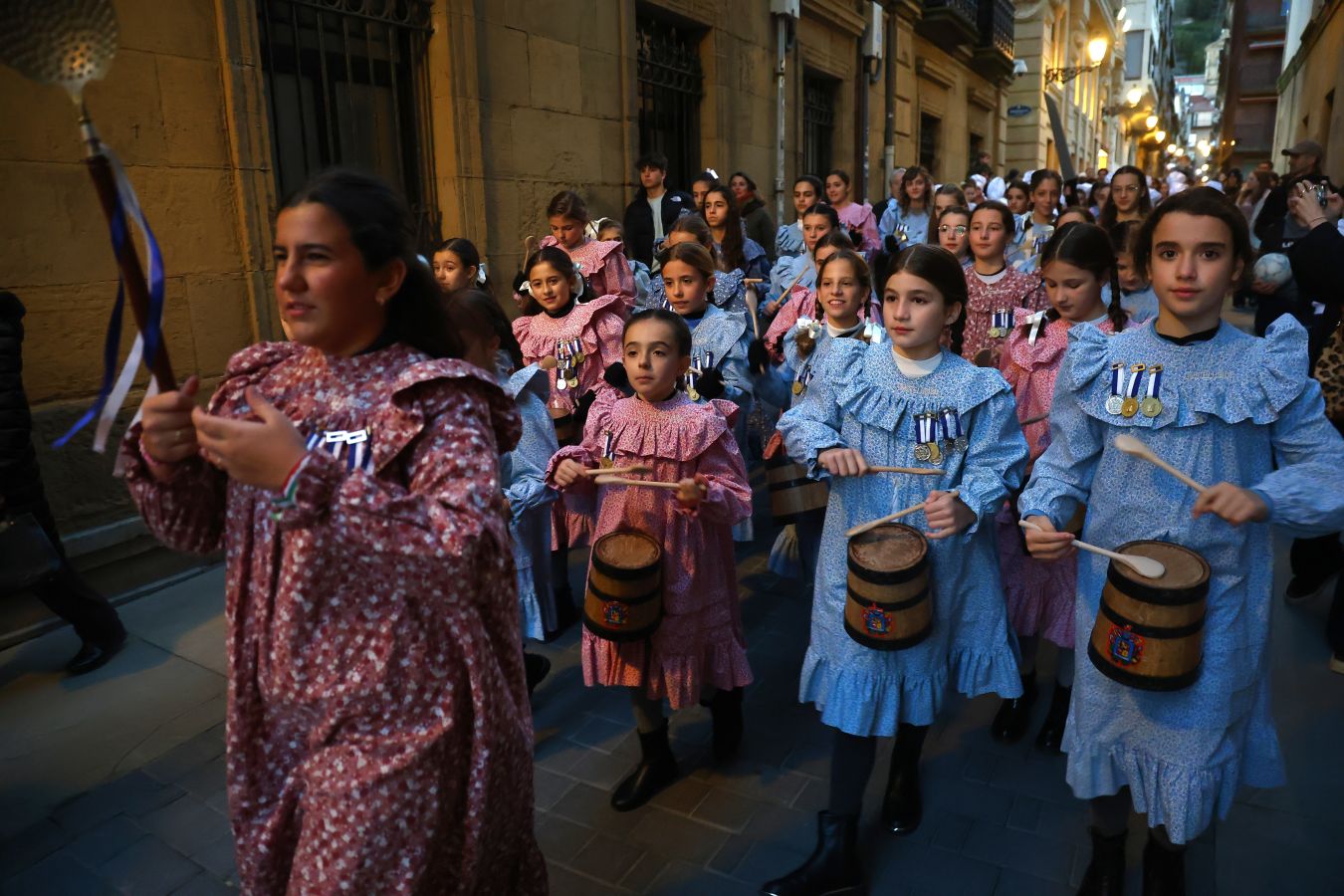 Los más jóvenes toman la Parte Vieja