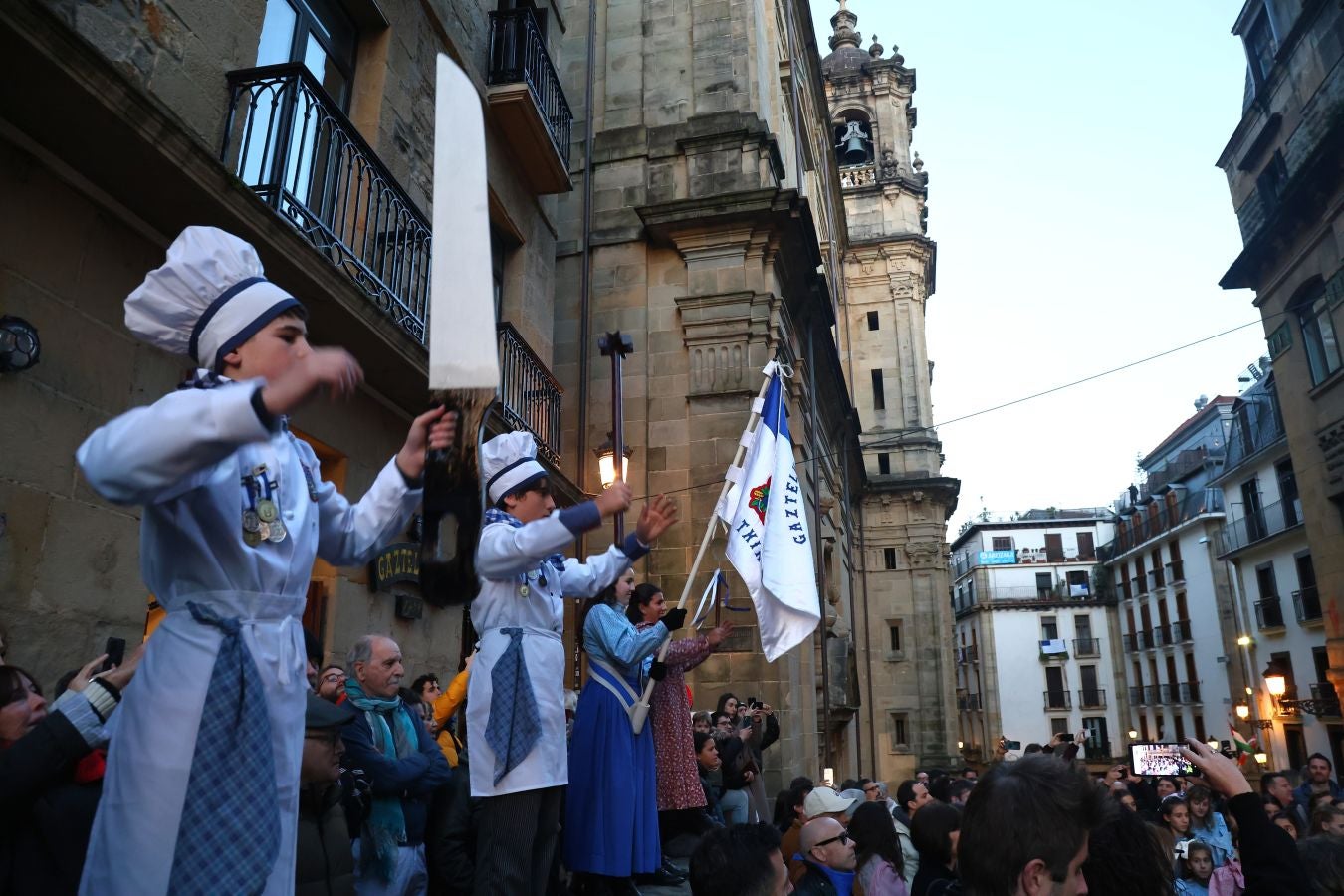 Los más jóvenes toman la Parte Vieja