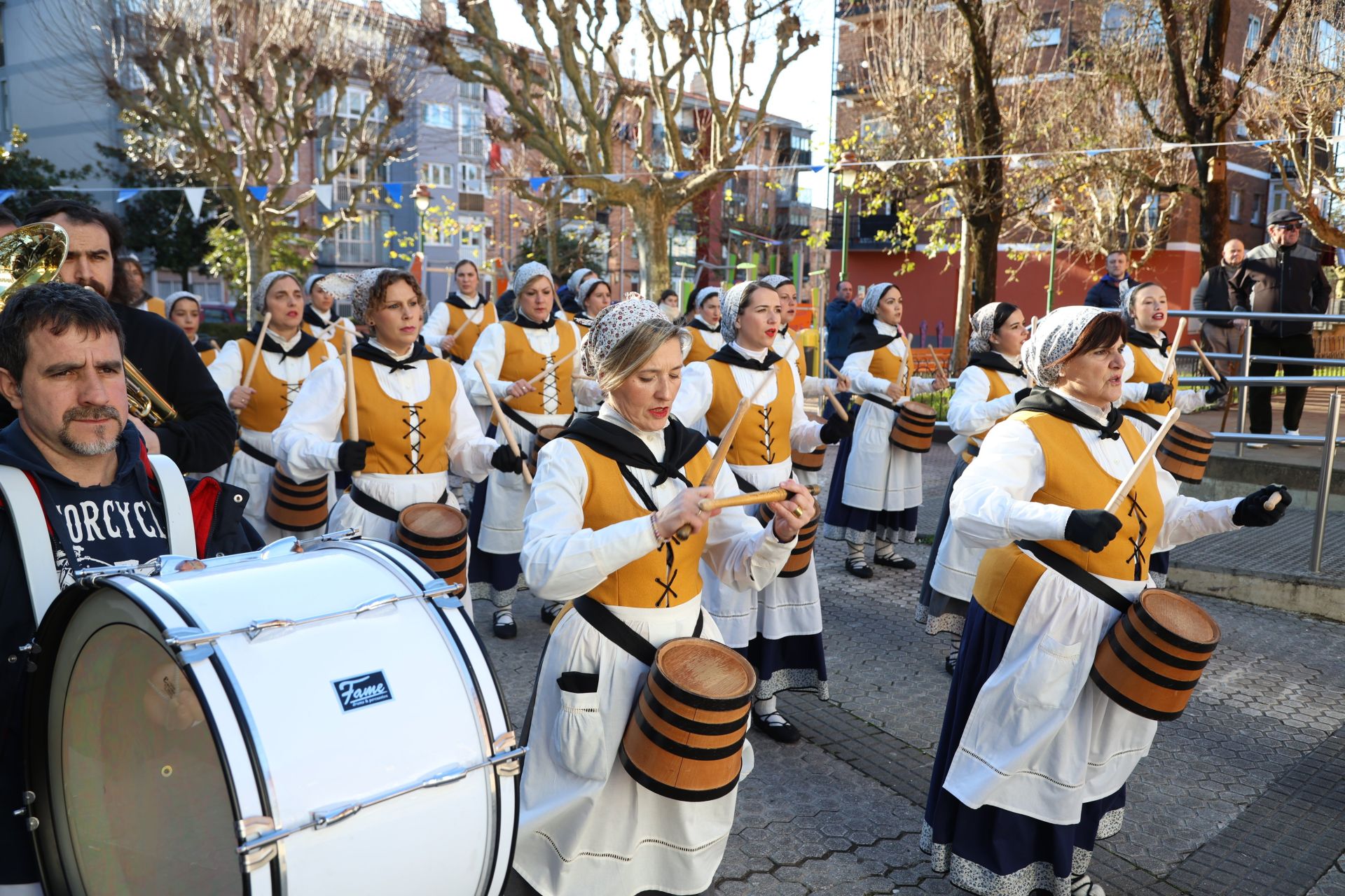 Los Kosakos ponen el ritmo