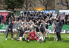 Antes del encuentro Carbó resaltó la importancia de lograr una victoria para la plantilla y para la afición, que celebraron juntos el viernes la de Sestao.