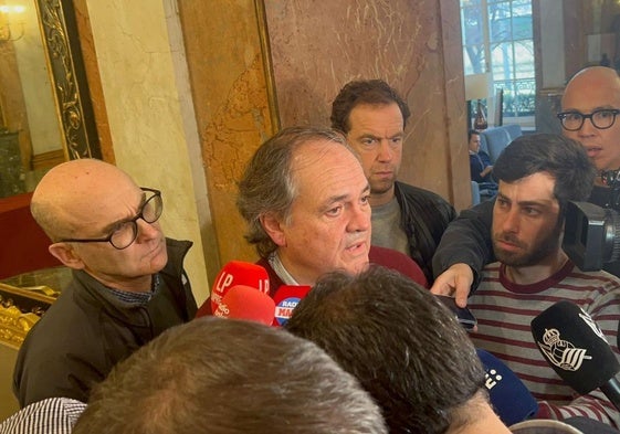 Comparecencia de Jokin Aperribay en el hotel de concentración de la Real Sociedad en Roma.