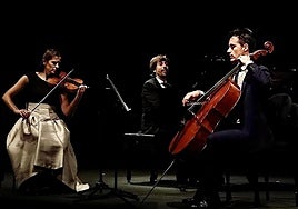 Sheila Gómez, Iván Martín y Mikel Zunzundegui, que han ofrecido sus 'Diálogos de libertad' en varios lugares de España y de Colombia con muy buena acogida, estarán este domingo en Irun.