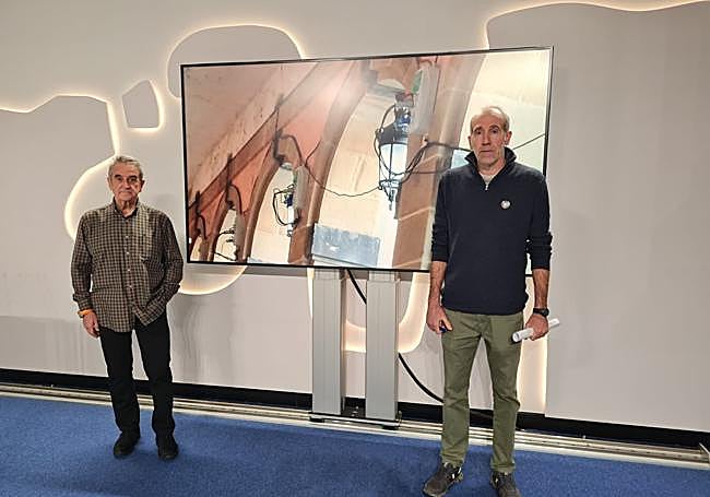 Representantes de Parte Zaharrean Bizi, este viernes en el Ayuntamiento.