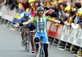 Alejandro Valverde, ganador de la etapa con salida y llegada en Bergara de la Itzulia en 2004.