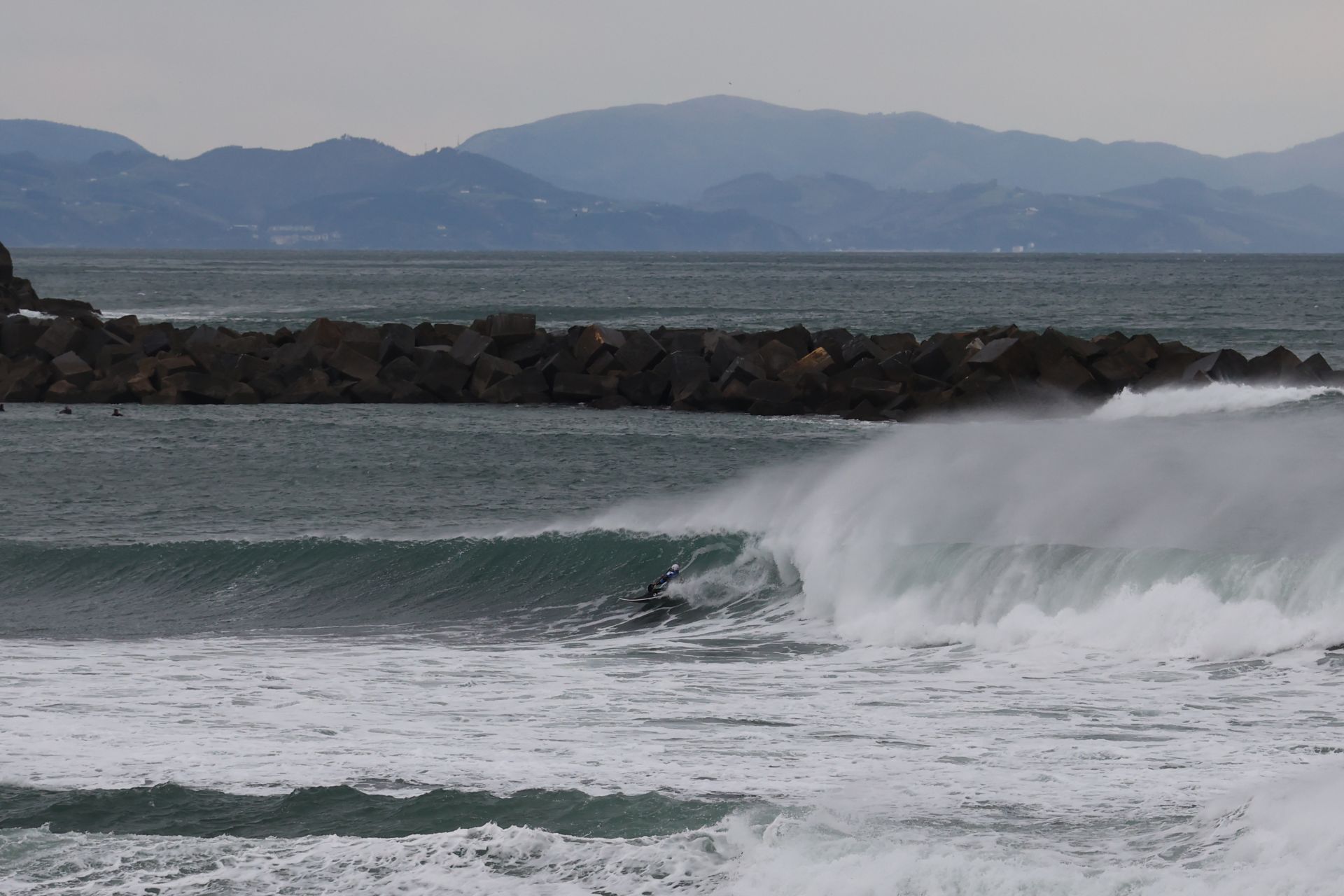 Viento y cielos nubosos para despedir la semana en San Sebastián