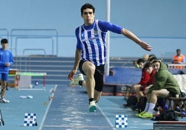 Eneko Carrascal se proclamó este domingo campeón de Euskadi de triple salto con una marca de 15,74 metros