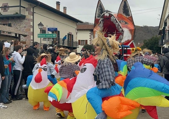 Así ha sido el desfile de carrozas del Carnaval de Sunbilla